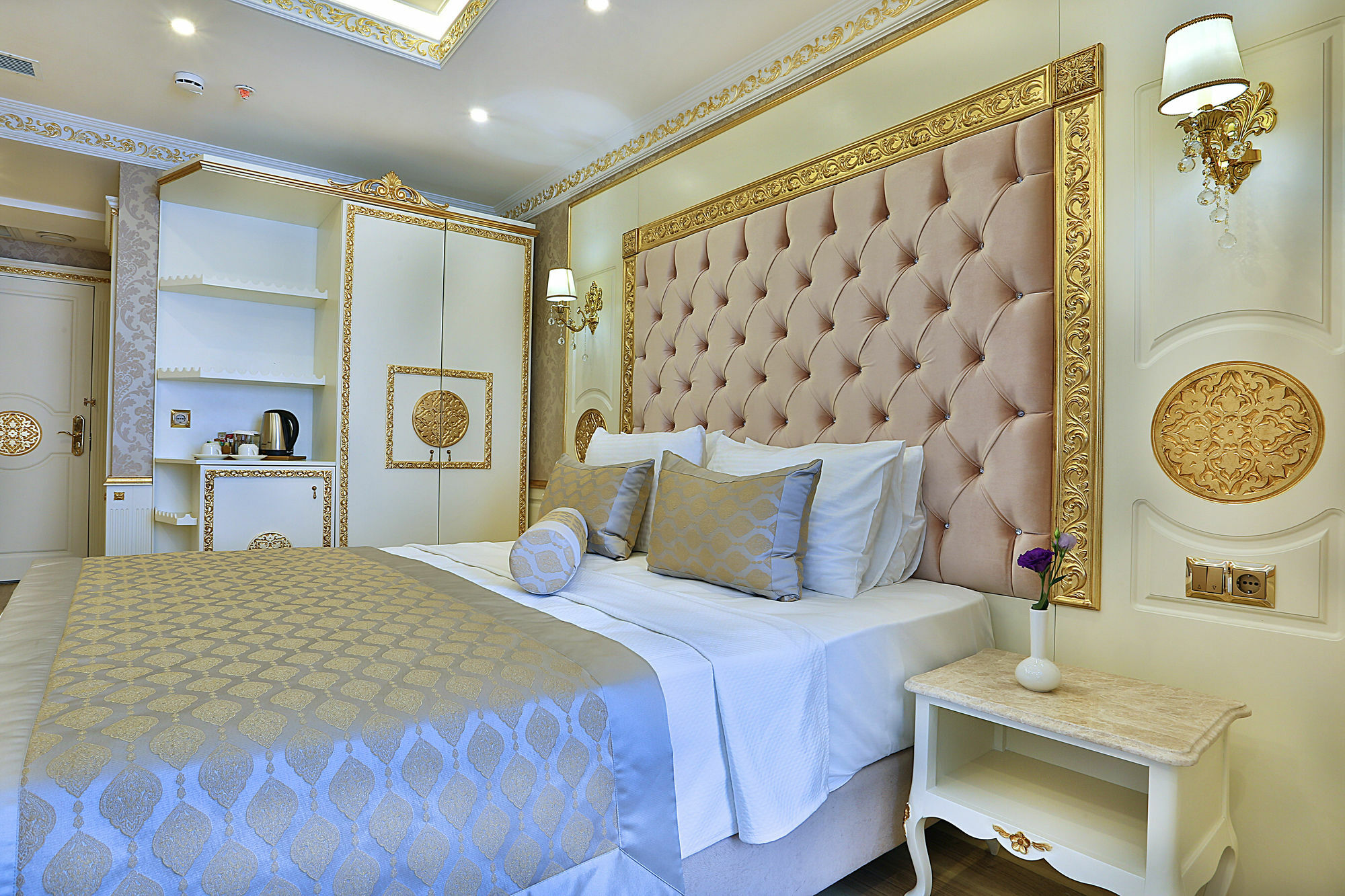 Hotel Emirhan Palace Istanbul Exterior photo
